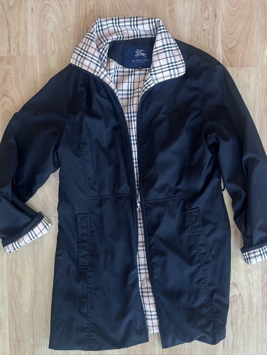 Burberry Jackets & Blazers - Burberry Black Spring Coat with Beige Check Lining